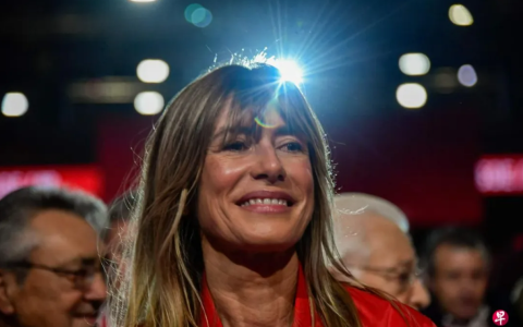 西班牙首相夫人戈麦斯因涉嫌挪用公款出庭受审