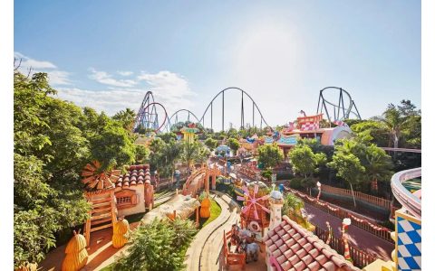 【-42%折扣】冒险港世界4星级酒店套票 + 无限次进入冒险港公园和 1 次法拉利主题乐园（4 月）