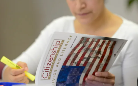 新版本太难！美国移民局公告 放弃实施入籍考试新试题 继续用旧版