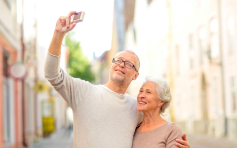 西班牙养老金突破1754欧元：退休年龄延后与社保压力分析