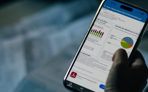 新税收法规关键点：电子发票何时强制实施？截止日期是几号？| 国内外经济动态