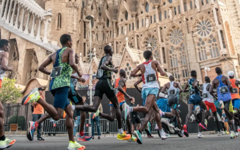 巴塞罗那2025环城马拉松周日开跑！报名人数破纪录，交通管制全解析
