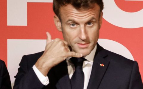 <p><strong>2026年起，法国高中或全面禁止手机！马克龙提议，教育部长已启动相关调研</strong></p>