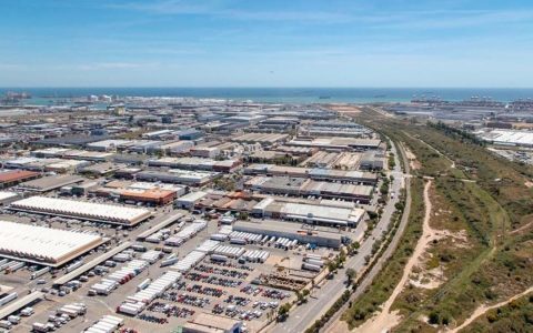 <p><strong>巴塞罗那港口多式联运与铁路货运迈出重要一步，投资2.65亿欧元打造新物流枢纽</strong></p>