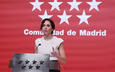 <p><strong>马德里政治风暴：伊莎贝尔·迪亚兹·阿尤索与佩德罗·桑切斯的对决如何主导西班牙政坛？</strong></p>