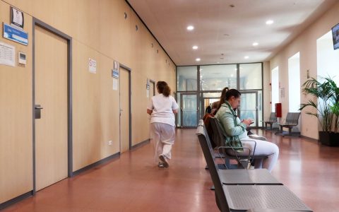 <p><strong>马德里公共支出全国垫底！人均医疗教育投入比巴斯克少42%，背后原因竟是</strong></p>