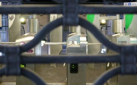 <p><strong>2026财政法案引发社会不满！12月2日巴黎大罢工，RER C等交通将受影响</strong></p>