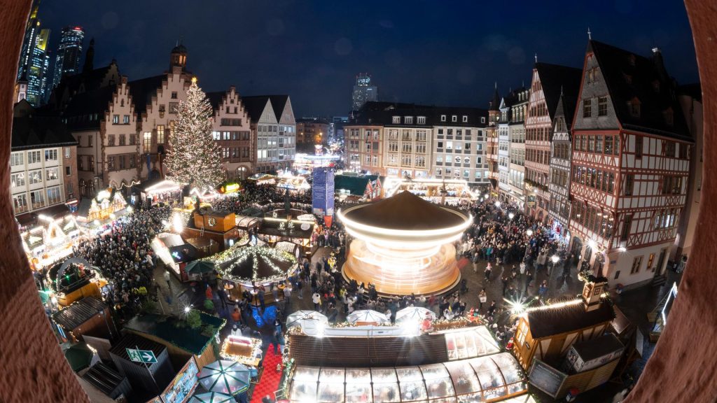 当前图片没有替代文字。文件名为：weihnachtsmarkt-frankfurt-138_t-1764005966775_v-16to9__retina.jpg