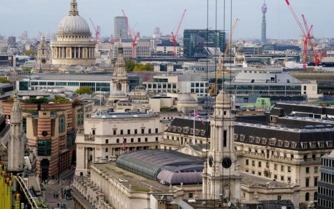 2026年英国房价预测：伦敦停滞，中东部崛起，税收政策成关键因素