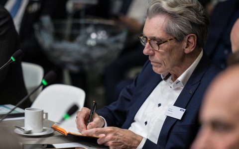 <p><strong>德国医保费用飙升！DAK起诉联邦政府，要求承担公民津贴医疗成本，缓解民众负担</strong></p>