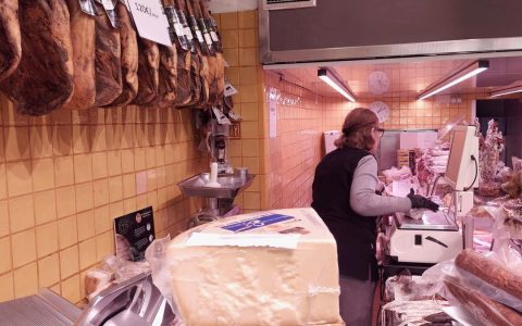 Verifactu政策延期推迟了巴塞罗那商业界的提前退休潮和倒闭潮