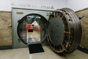 caja-de-las-letras-del-instituto-cervantes.jpg