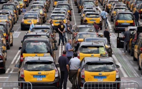 <p><strong>加泰罗尼亚出租车大罢工：Elite Taxi指责大平台运营模式，三大协会却拒绝参与！</strong></p>