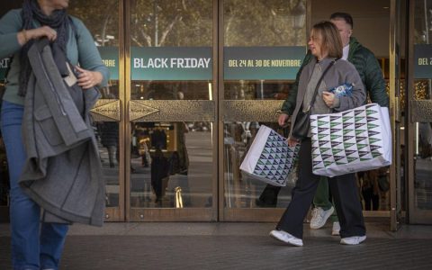 巴塞罗那圣诞购物攻略：ZGAT区域周日开放，热门商场营业时间一览