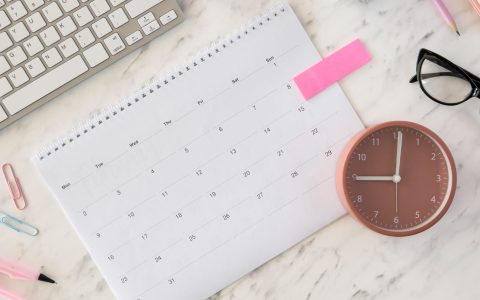 马德里人爽翻！2026年14天带薪假日全清单，复活节/圣周/宪法日这样休